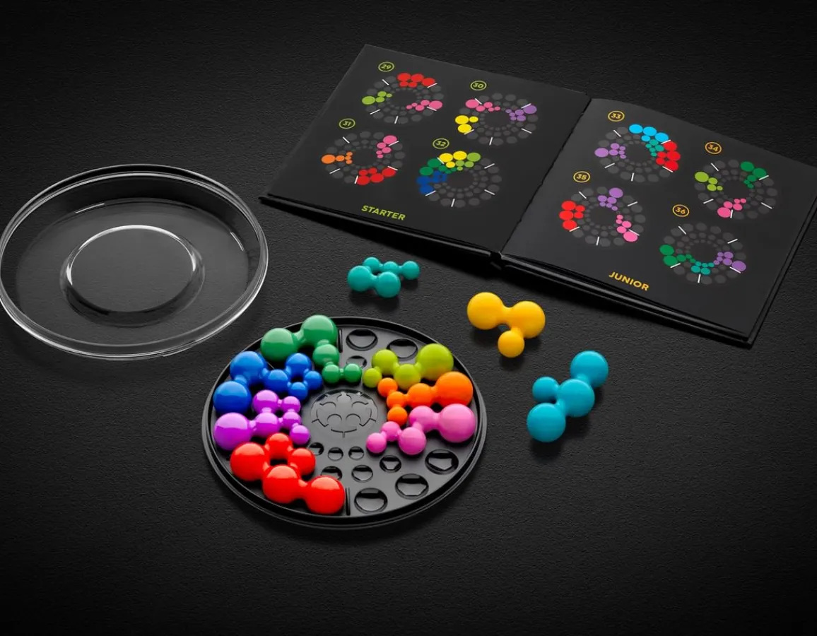 New Smart Games IQ Circle - 120 Logic Challenges